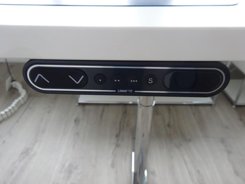 Hochwertige und sehr gepflegte Büroausstattung-58