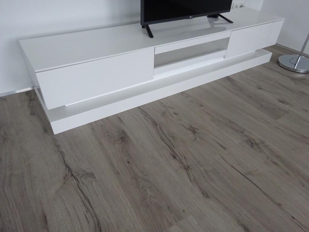 Hochwertige und sehr gepflegte Büroausstattung-8