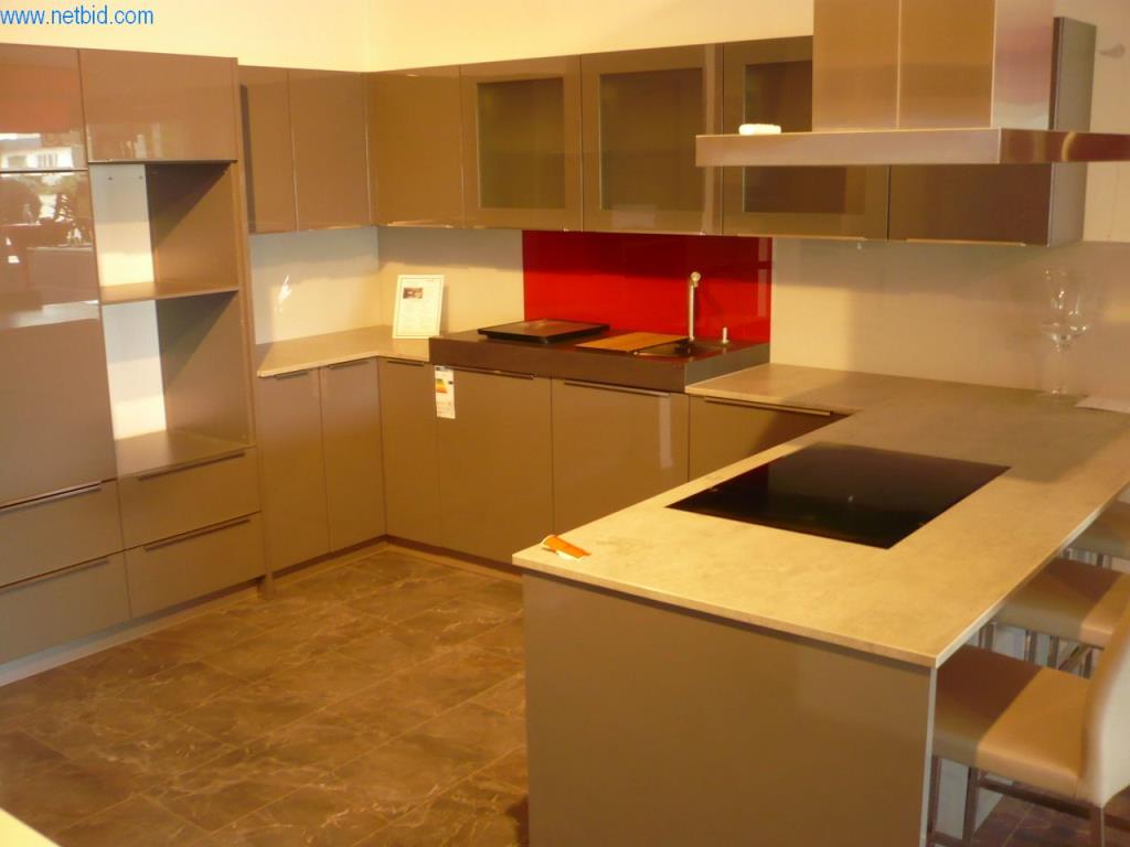 Pokaz kuchni i wyposażenia biurowego-1