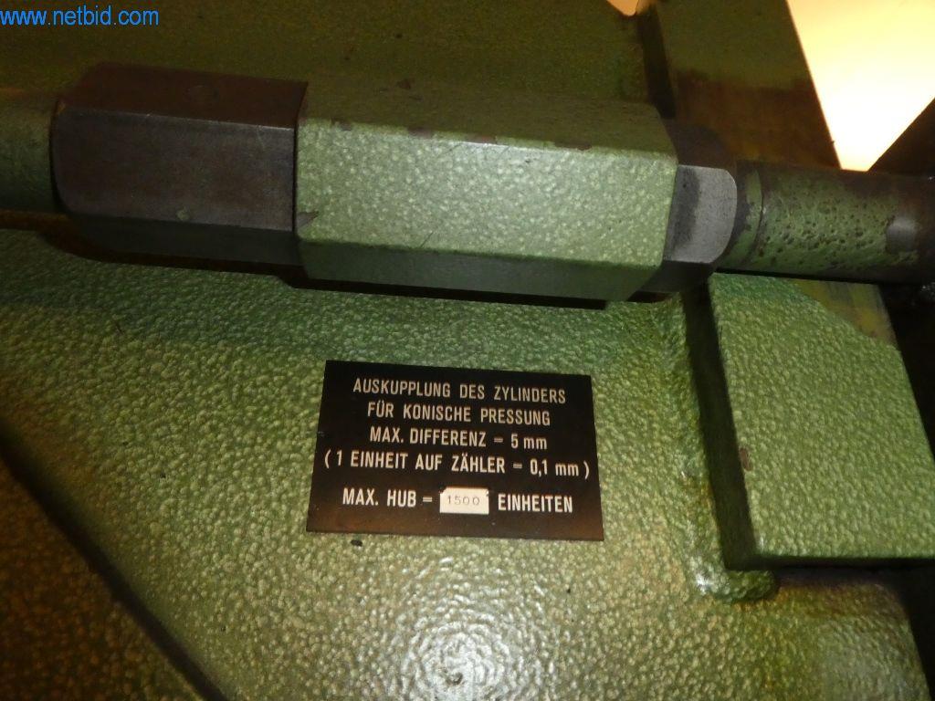 Sprzęt operacyjny i biurowy-40