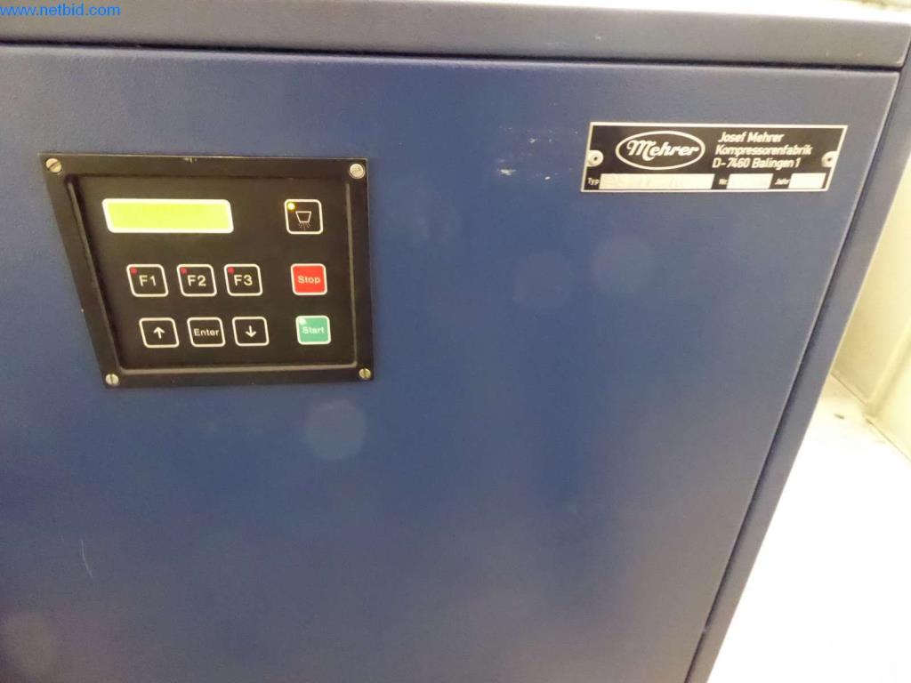 Dobře udržované stroje, provozní a kancelářské vybavení
-4