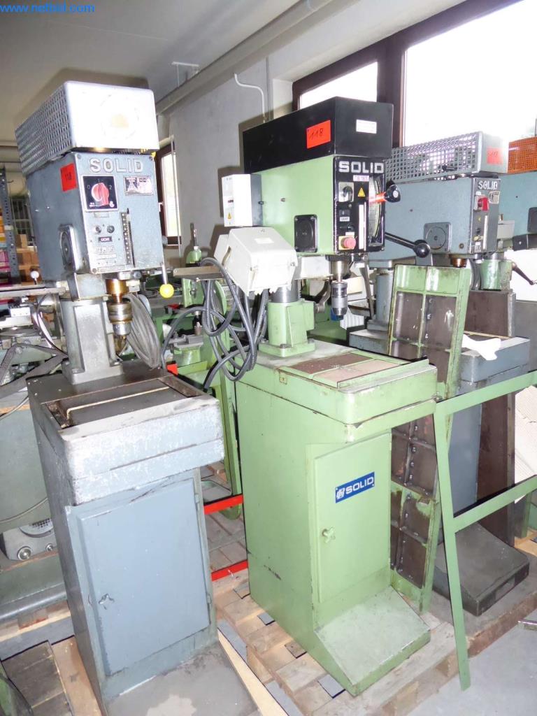 Dobře udržované stroje, provozní a kancelářské vybavení
-3