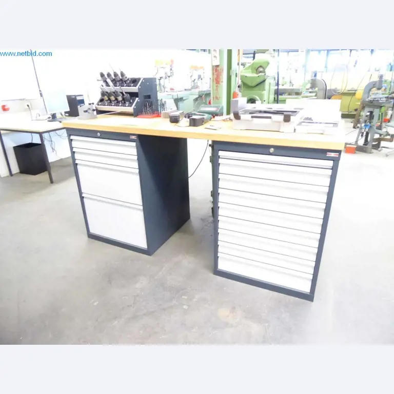 Máquinas, equipamento operacional e de escritório bem conservados
-1