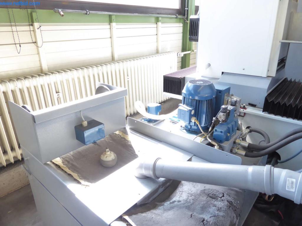 Dobře udržované stroje, provozní a kancelářské vybavení
-4