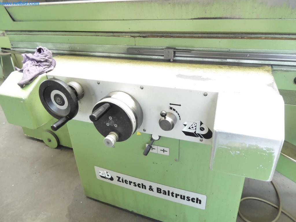 Dobře udržované stroje, provozní a kancelářské vybavení
-3