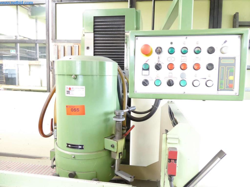 Dobře udržované stroje, provozní a kancelářské vybavení
-2