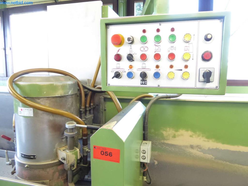 Dobře udržované stroje, provozní a kancelářské vybavení
-2