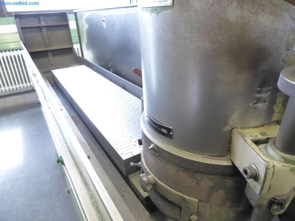 Dobře udržované stroje, provozní a kancelářské vybavení
-3