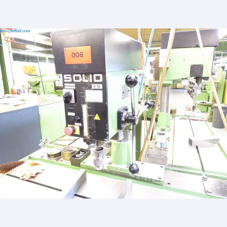 Máquinas, equipamento operacional e de escritório bem conservados
-2