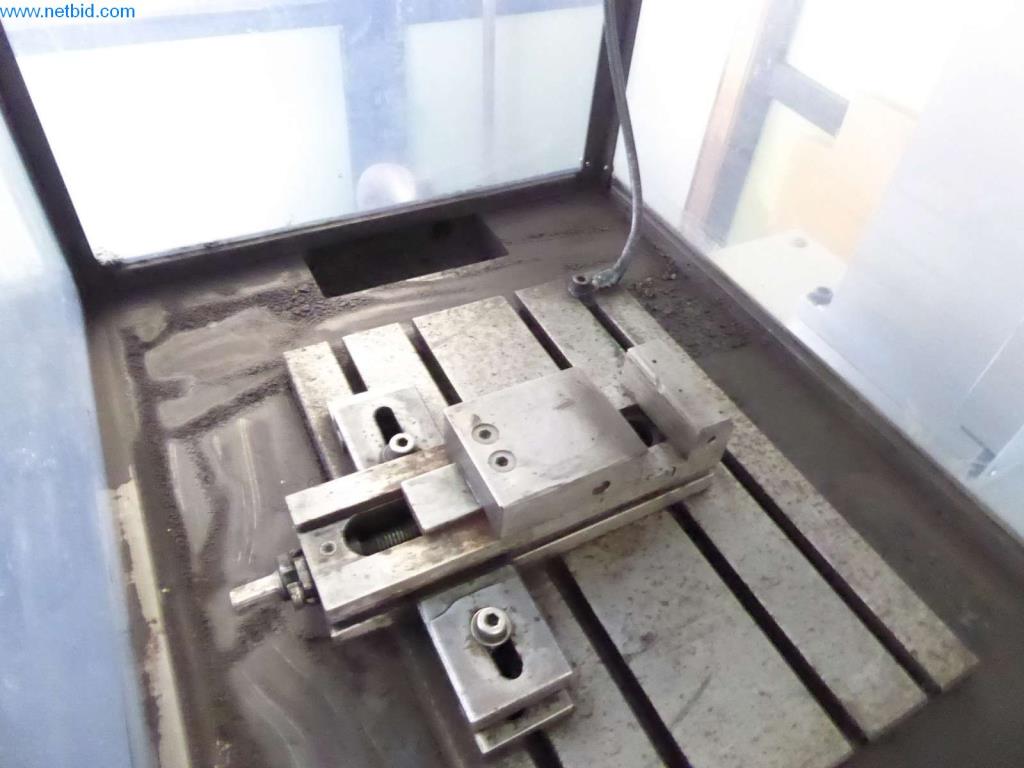 Dobře udržované stroje, provozní a kancelářské vybavení
-3