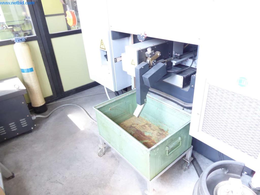 Dobře udržované stroje, provozní a kancelářské vybavení
-7