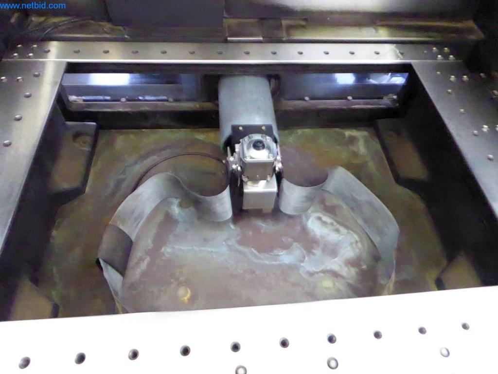 Dobrze utrzymane maszyny, sprzęt operacyjny i biurowy
-4