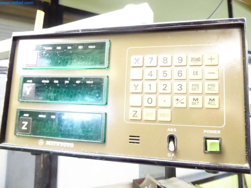 Máquinas, equipamento operacional e de escritório bem conservados
-4