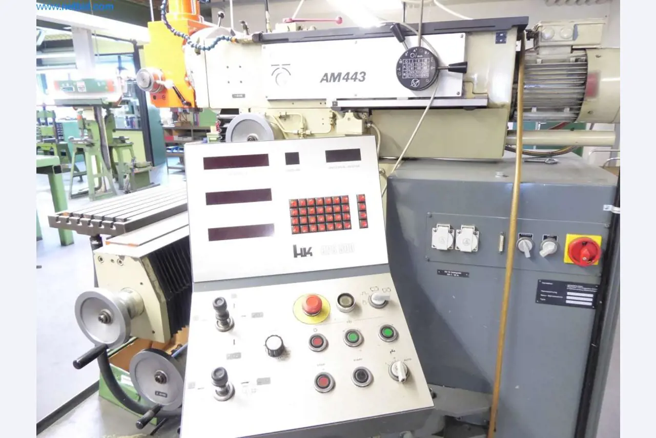Goed onderhouden machines, bedrijfs- en kantooruitrusting
-2