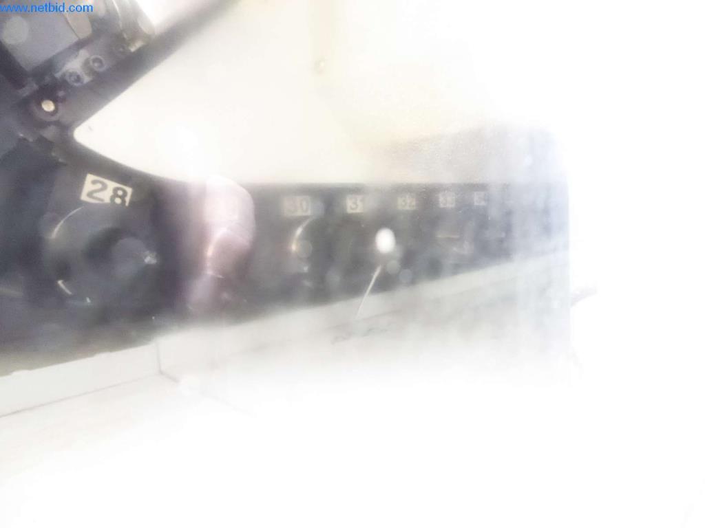 Dobře udržované stroje, provozní a kancelářské vybavení
-8