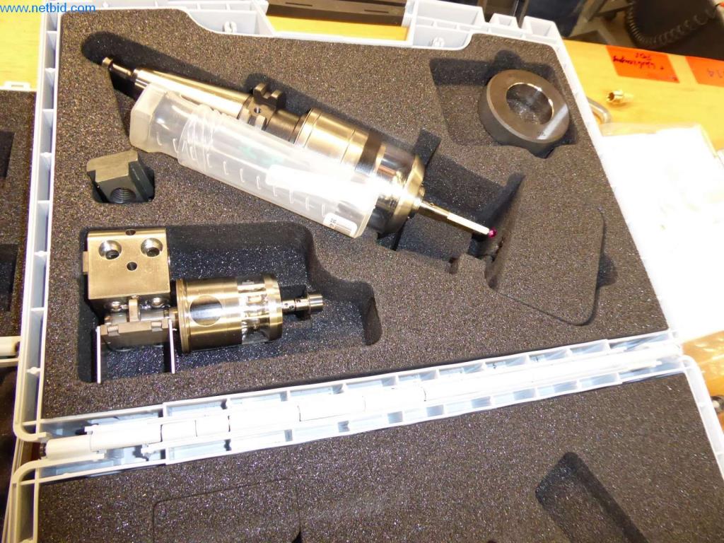 Dobře udržované stroje, provozní a kancelářské vybavení
-9