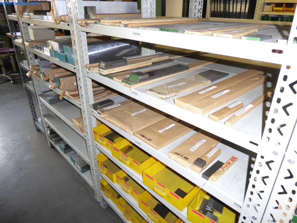 Dobře udržované stroje, provozní a kancelářské vybavení
-5