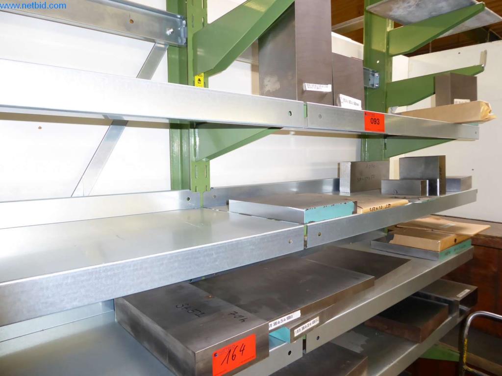 Dobře udržované stroje, provozní a kancelářské vybavení
-6