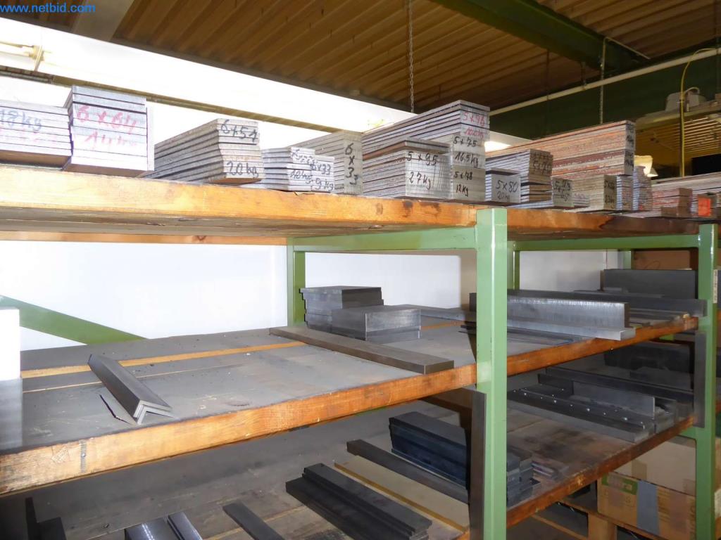 Dobře udržované stroje, provozní a kancelářské vybavení
-7