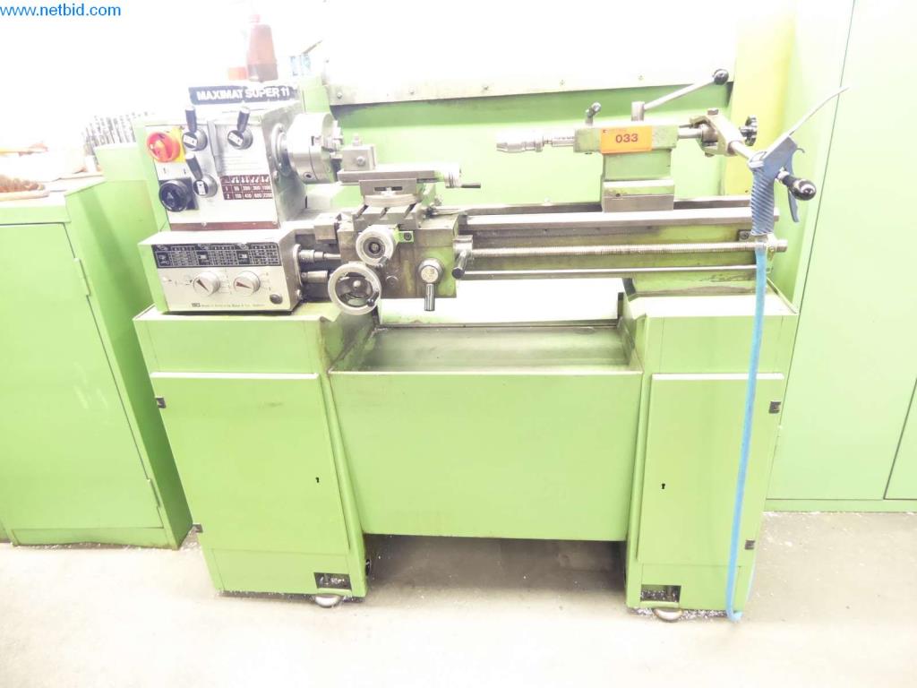 Dobře udržované stroje, provozní a kancelářské vybavení
-1