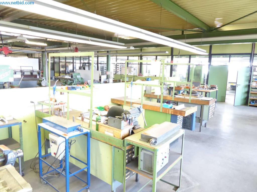 Dobře udržované stroje, provozní a kancelářské vybavení
-1