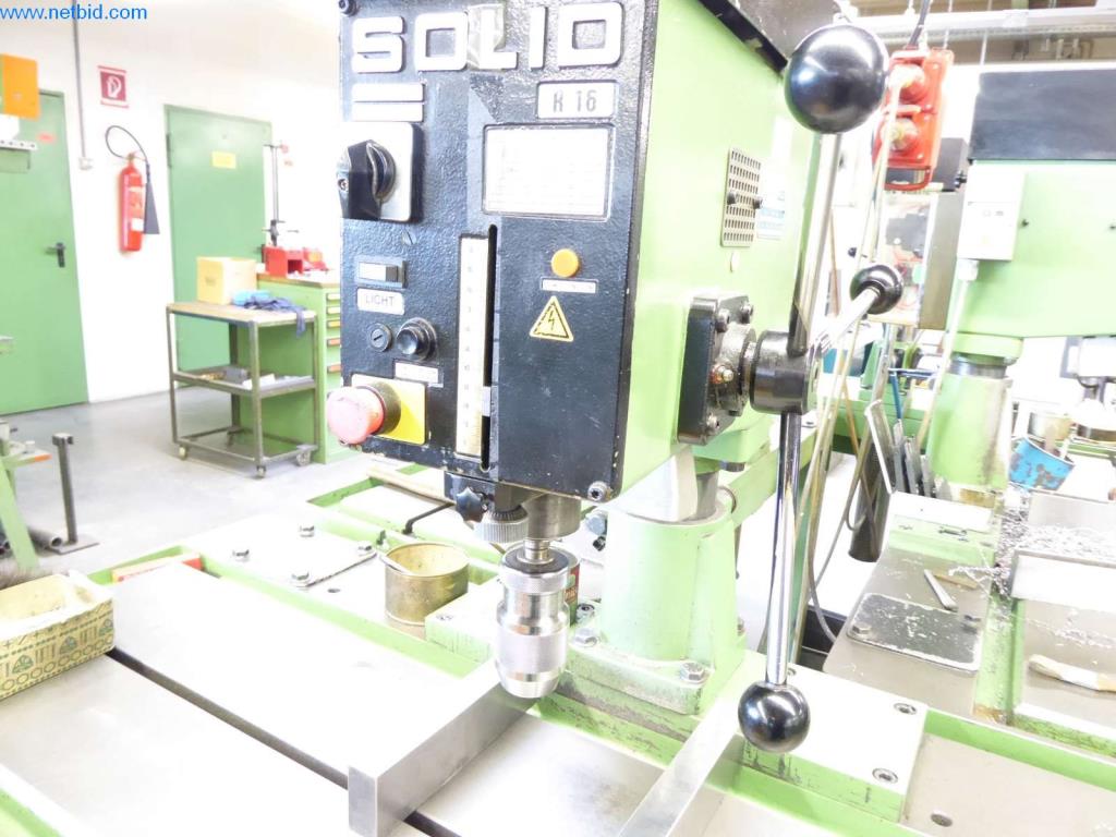 Dobře udržované stroje, provozní a kancelářské vybavení
-2