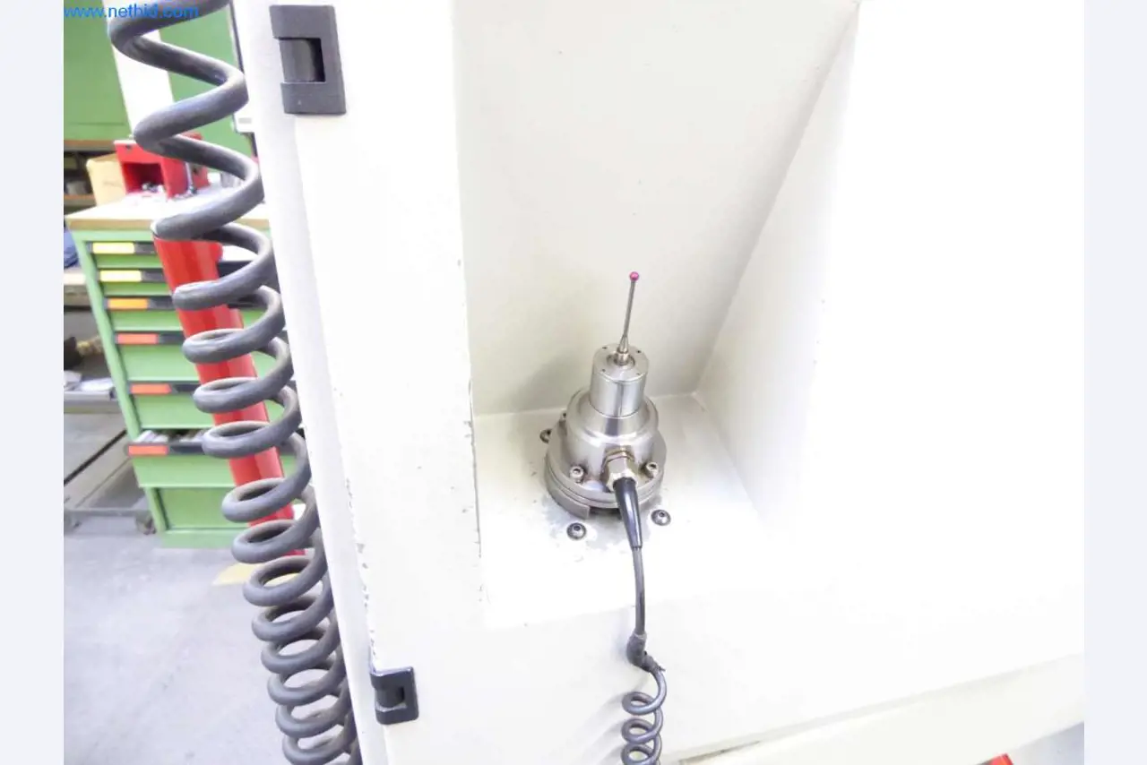 Máquinas, equipamento operacional e de escritório bem conservados
-3