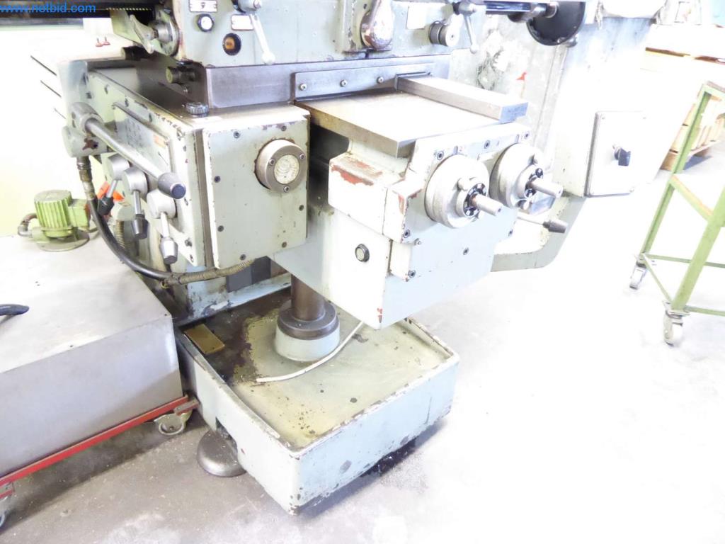 Dobře udržované stroje, provozní a kancelářské vybavení
-2