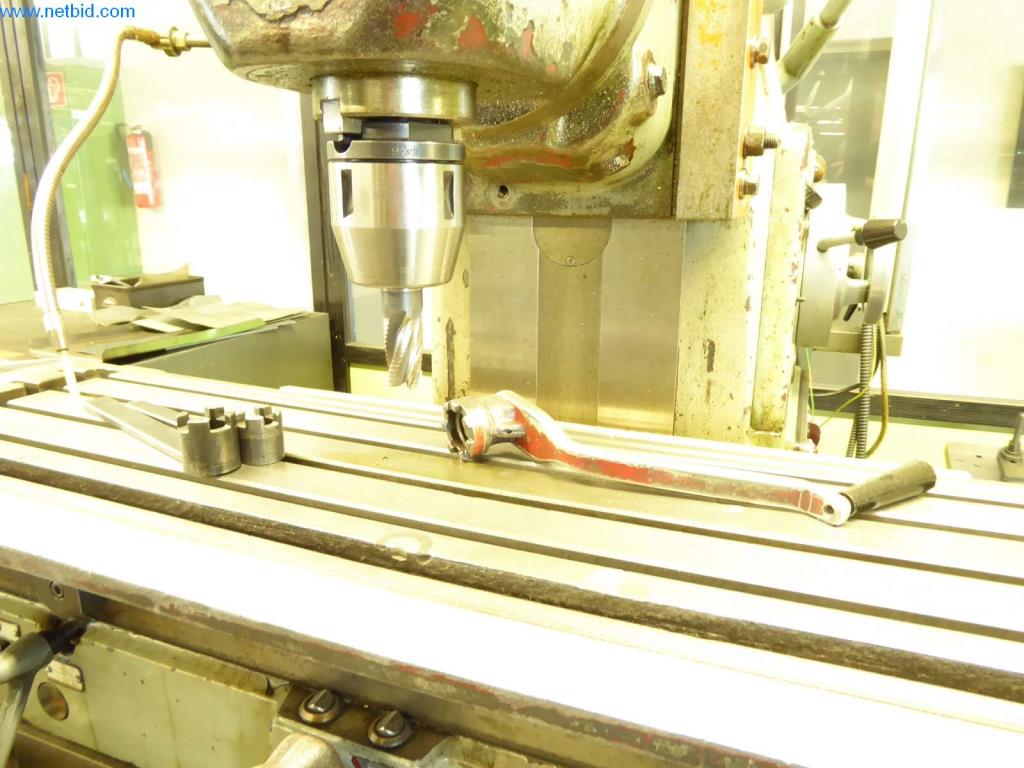 Dobře udržované stroje, provozní a kancelářské vybavení
-5