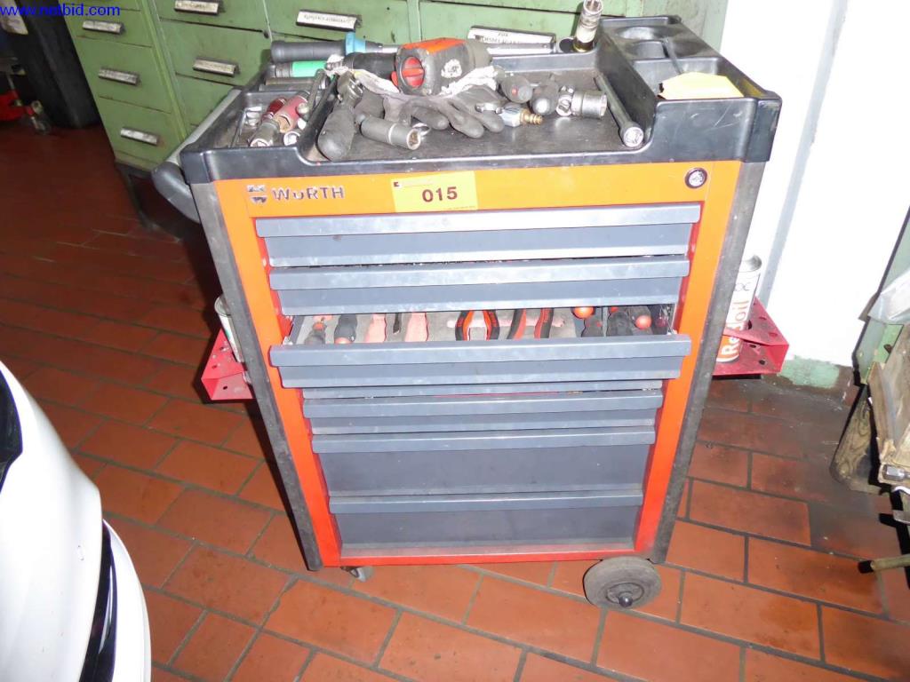 Equipamiento de taller, fábrica, oficina y sala de ventas para un taller / concesionario de automóviles-1