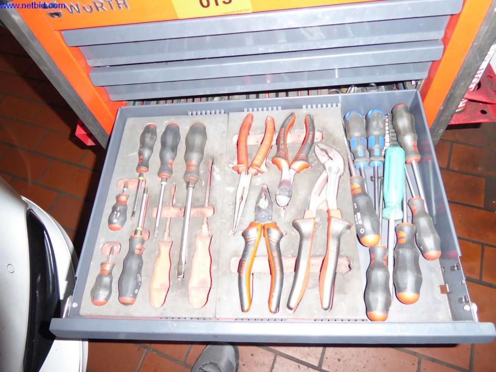 Equipamiento de taller, fábrica, oficina y sala de ventas para un taller / concesionario de automóviles-3