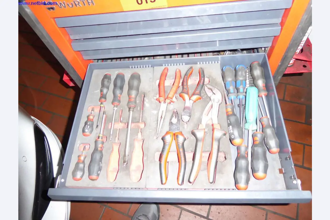 Werkstatt-, Betriebs-, Büro-, Verkaufsraumausstattung einer KFZ-Werkstatt / Autohaus-3