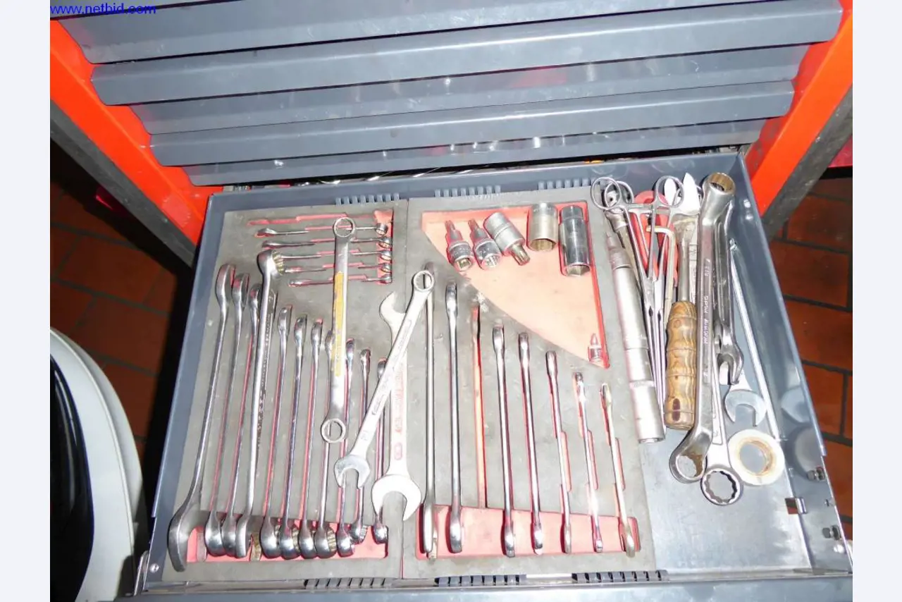 Werkstatt-, Betriebs-, Büro-, Verkaufsraumausstattung einer KFZ-Werkstatt / Autohaus-4