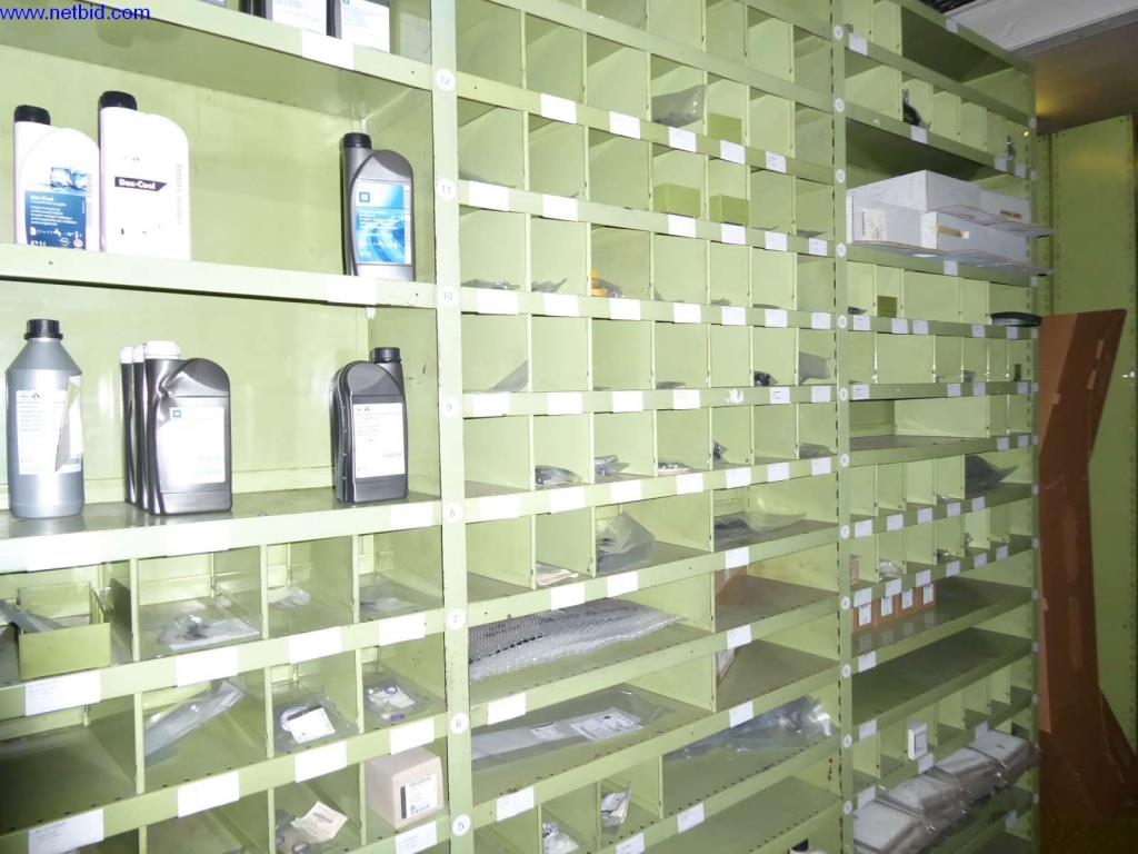 Equipamento de oficina, fábrica, escritório e sala de vendas para uma oficina de automóveis / concessionário de automóveis-2