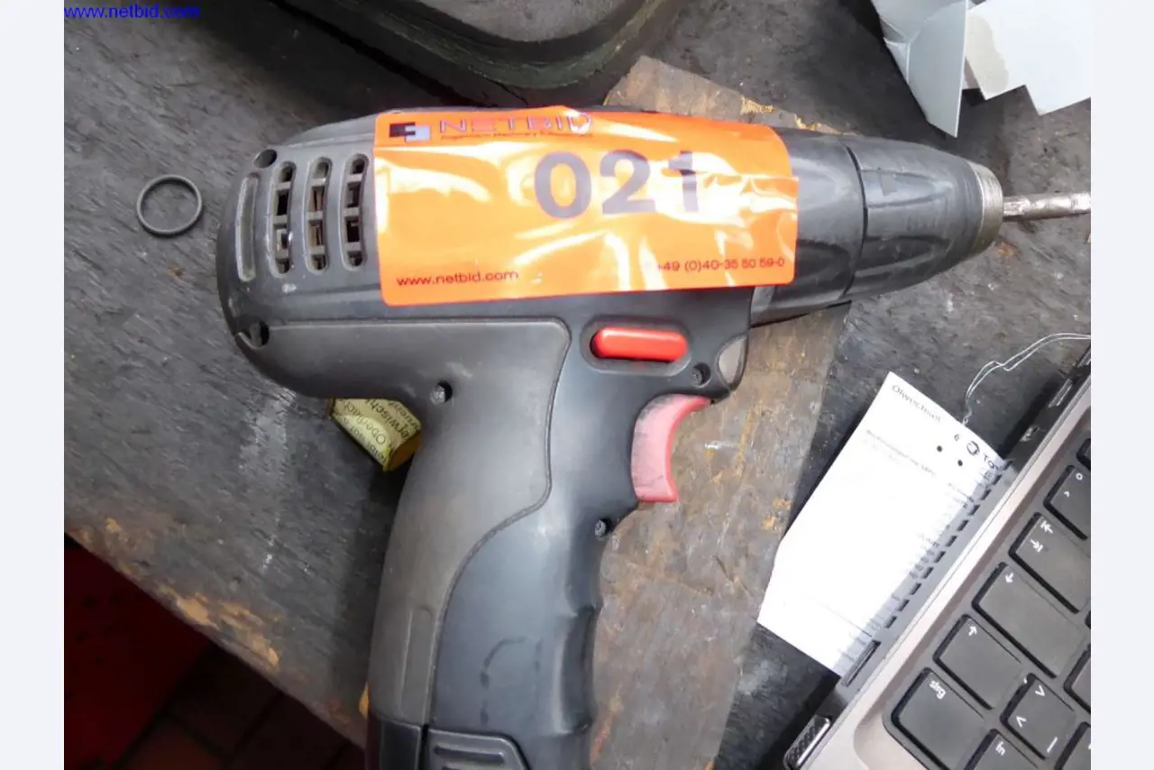 Equipamiento de taller, fábrica, oficina y sala de ventas para un taller / concesionario de automóviles-1