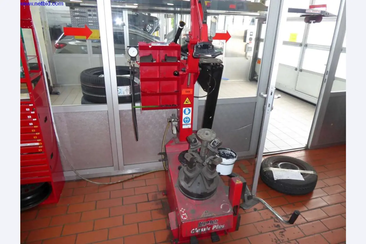 Werkstatt-, Betriebs-, Büro-, Verkaufsraumausstattung einer KFZ-Werkstatt / Autohaus-1