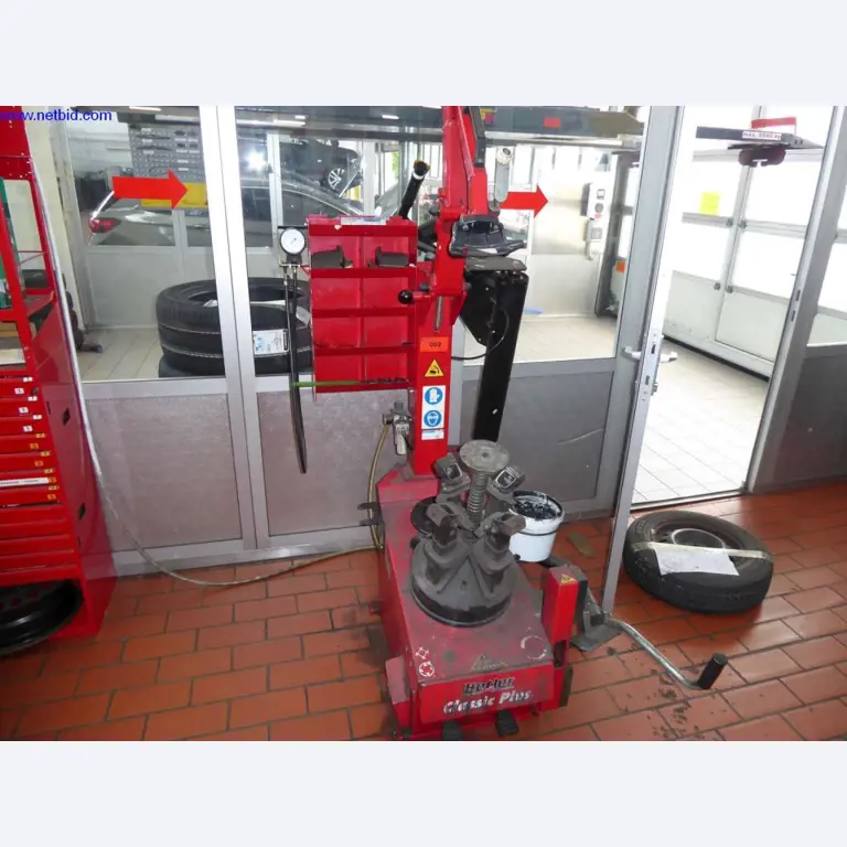 Werkstatt-, Betriebs-, Büro-, Verkaufsraumausstattung einer KFZ-Werkstatt / Autohaus-1