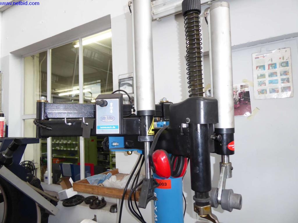 Werkstatt-, Betriebs-, Büro-, Verkaufsraumausstattung einer KFZ-Werkstatt / Autohaus-3