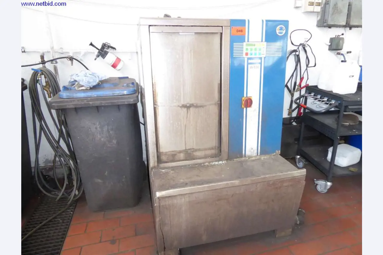 Werkstatt-, Betriebs-, Büro-, Verkaufsraumausstattung einer KFZ-Werkstatt / Autohaus-1