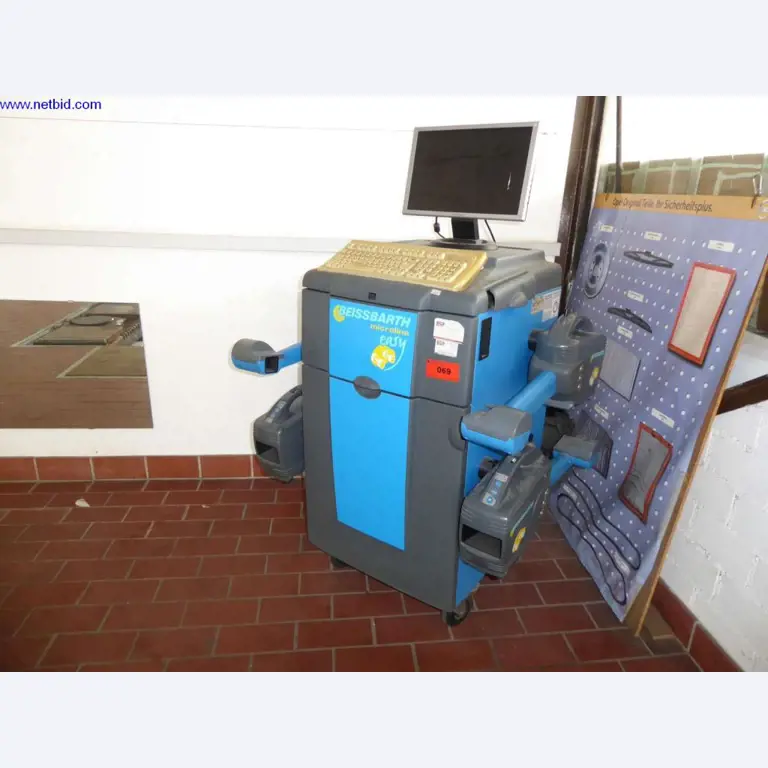 Equipamiento de taller, fábrica, oficina y sala de ventas para un taller / concesionario de automóviles-1