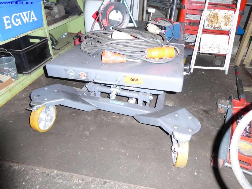 Workshop, company office and sales room equipment of a car workshop / car dealership-1