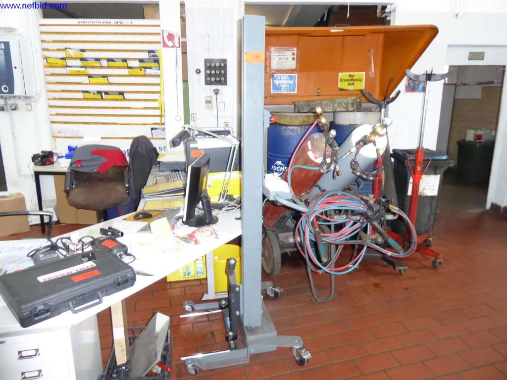 Werkstatt-, Betriebs-, Büro-, Verkaufsraumausstattung einer KFZ-Werkstatt / Autohaus-1