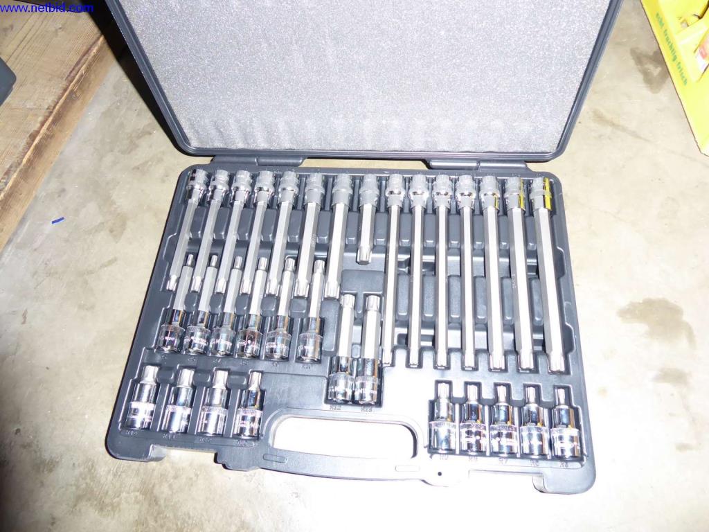 Equipamento de oficina, fábrica, escritório e sala de vendas para uma oficina de automóveis / concessionário de automóveis-6