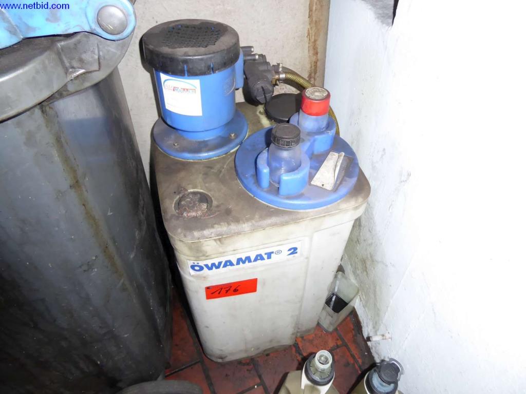 Workshop, company office and sales room equipment of a car workshop / car dealership-1