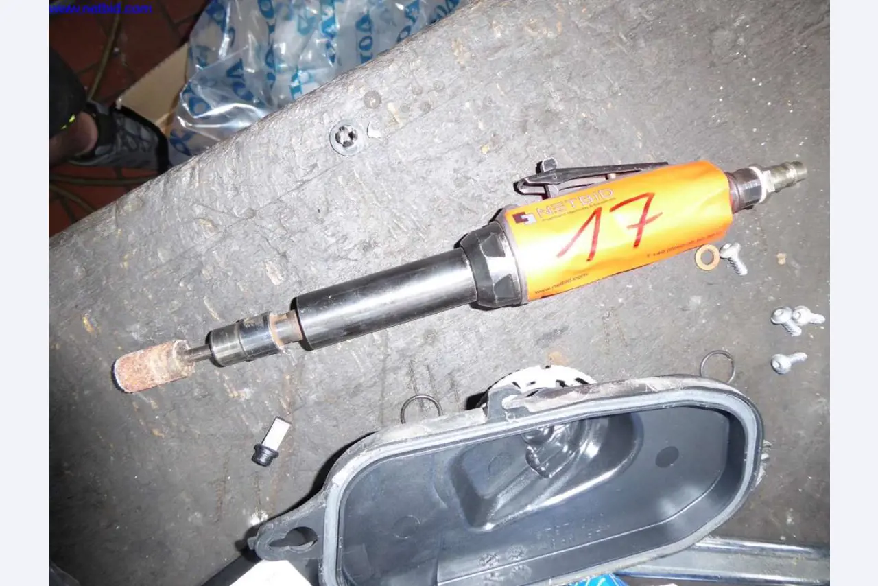 Vybavení dílny, továrny, kanceláře a prodejny pro autoservis / prodejce automobilů-4