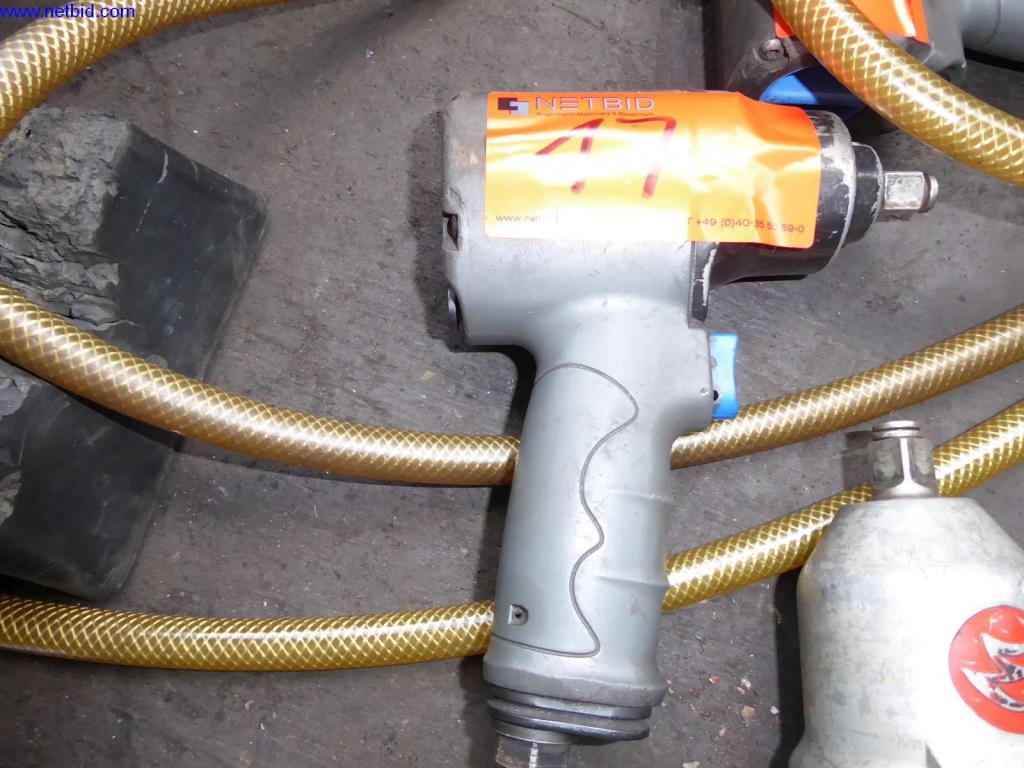 Vybavení dílny, továrny, kanceláře a prodejny pro autoservis / prodejce automobilů-5