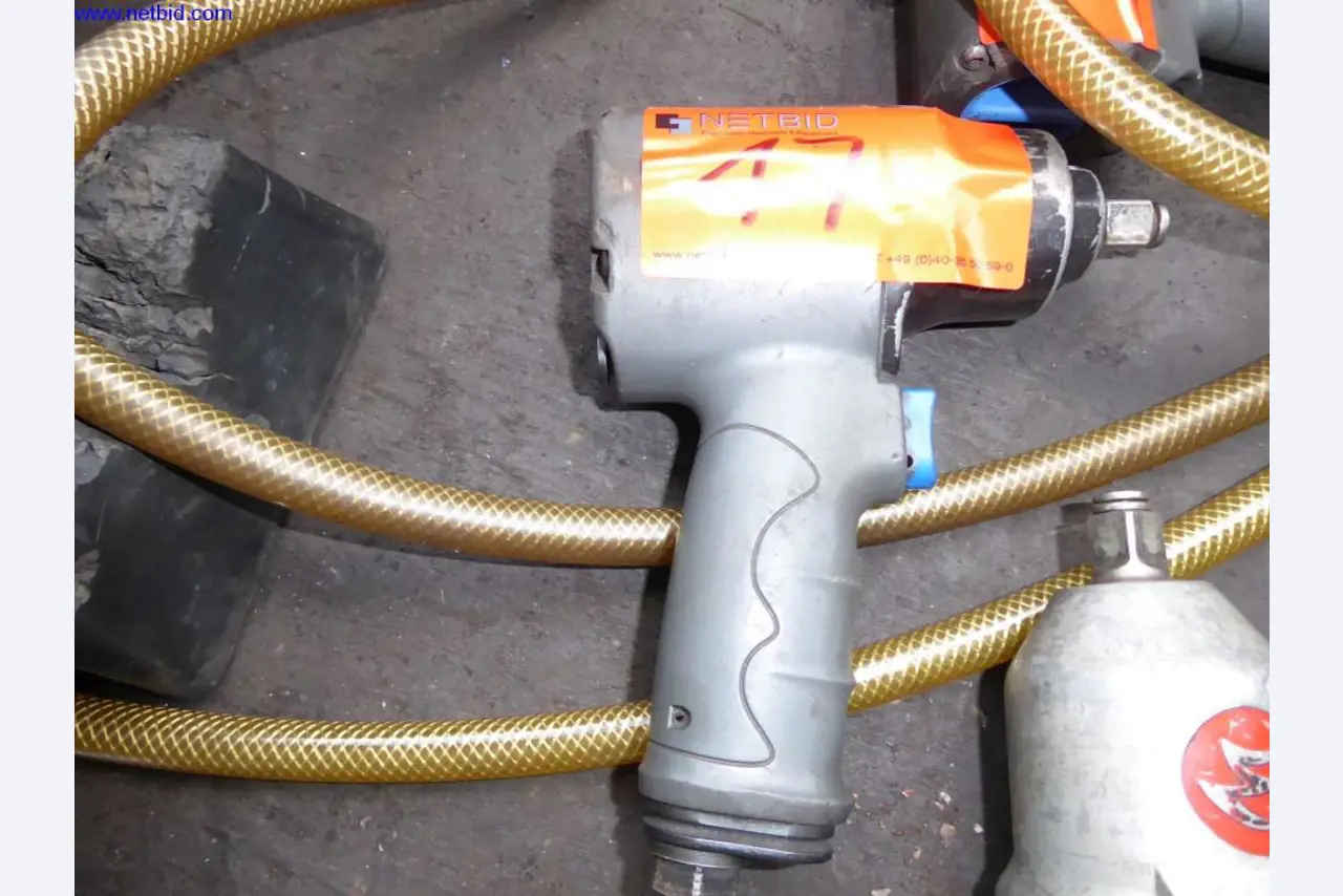 Vybavení dílny, továrny, kanceláře a prodejny pro autoservis / prodejce automobilů-5