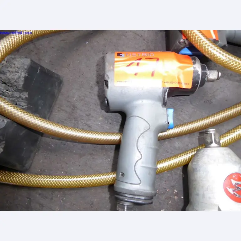 Vybavení dílny, továrny, kanceláře a prodejny pro autoservis / prodejce automobilů-5