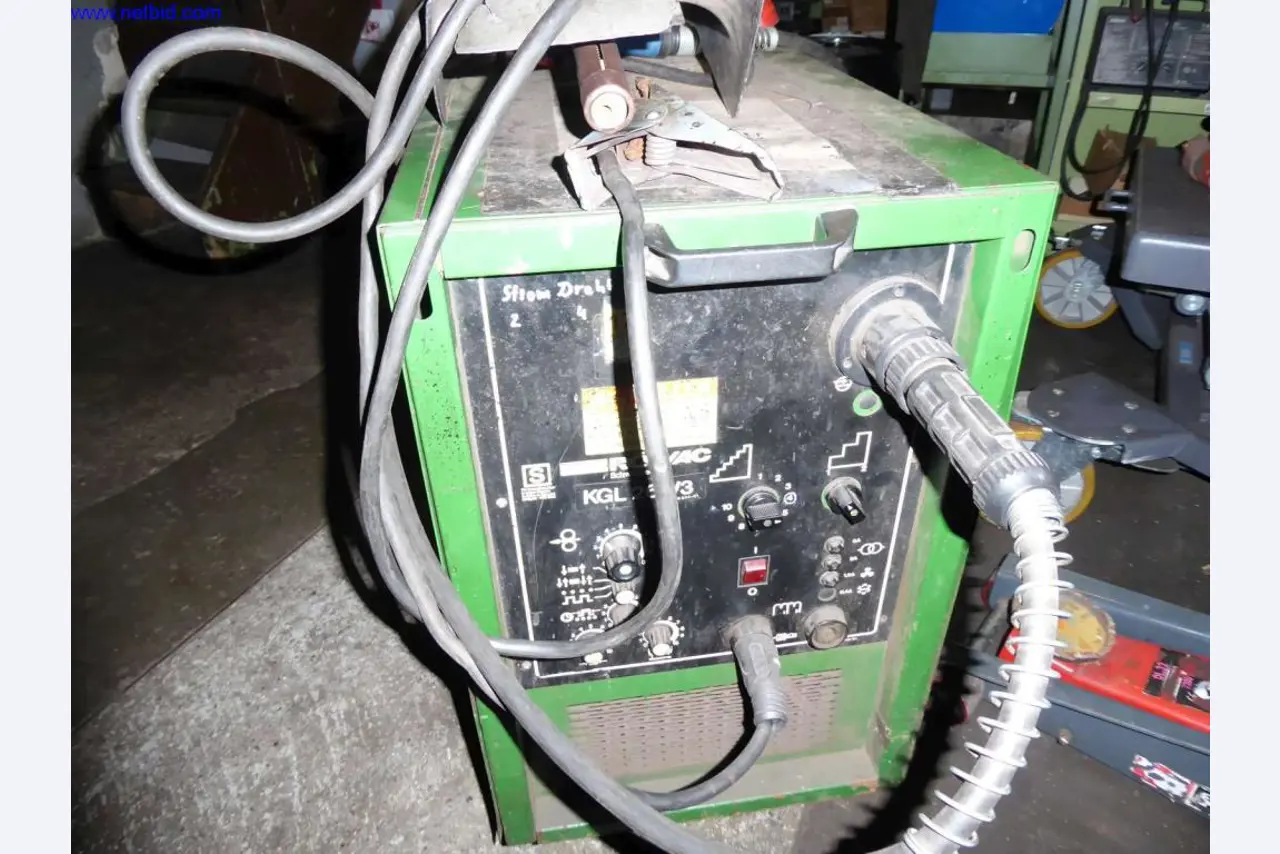 Werkstatt-, Betriebs-, Büro-, Verkaufsraumausstattung einer KFZ-Werkstatt / Autohaus-2