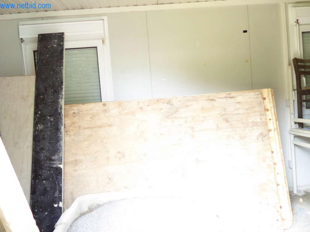 Maschinen eines Bauunternehmes-4